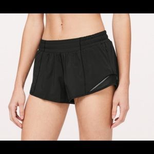 lulu lemon hotty hot shorts 2.5 in